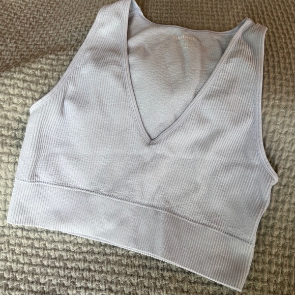 Garage Cream Colored  Ribbed V-Neck Cropped Tank size small - Picture 1 of 4
